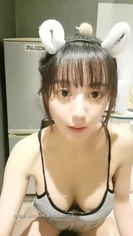 大眼睛-高颜值--清水美奈我觉得大黑牛震得外面那个阴蒂好有感觉啊，我要高潮了不行啦，肉棒自慰，淫声浪浪！