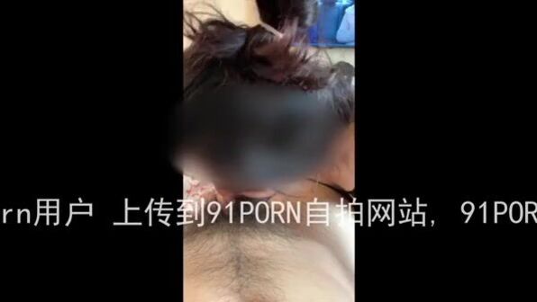 偷情爱吃鸡巴的大奶头人妻，口活很棒极致享受